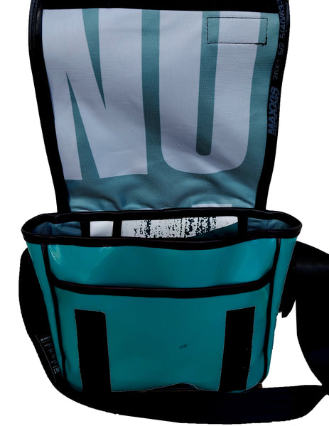 Benzo Medium Messenger BJ7676