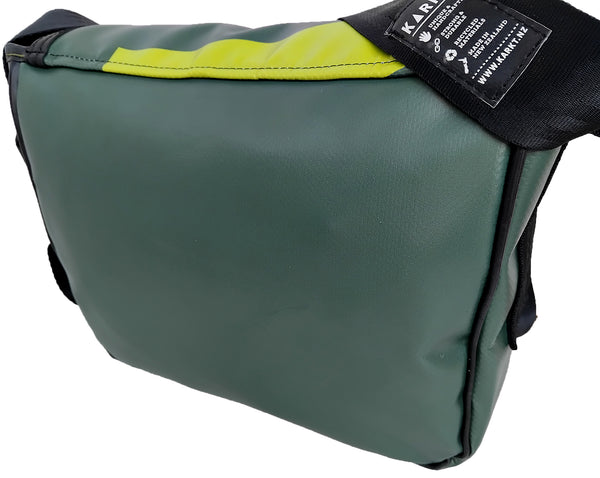 Benzo Medium Messenger BJ6969 back
