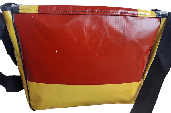 KARKT_Recycled_Large_Messenger_BJ42424 back