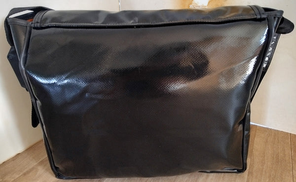 KARKT_recycled_large_messenger_BJ4747_back