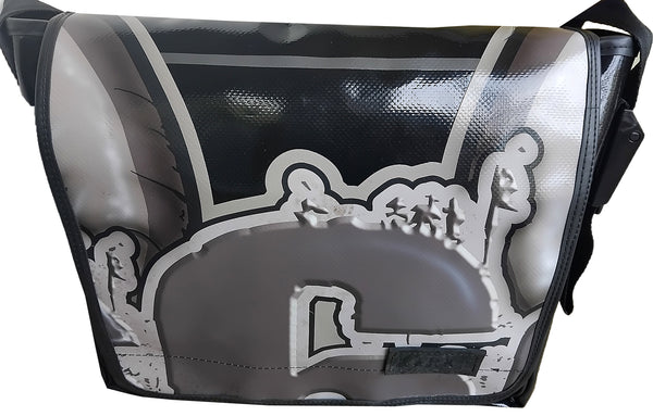 KARKT_recycled_large_messenger_bag_BJ6161